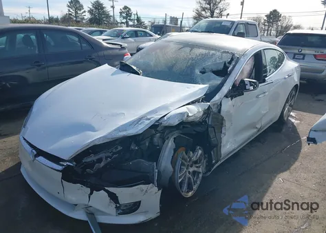 2020 Tesla Model S Long Range Dual Motor All-Wheel Drive/Long Range Plus Dual Motor All-Wheel Drive z USA, uszkodzony, nr VIN 5YJSA1E20LF411815